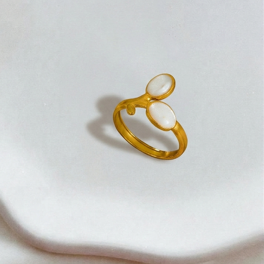 Magda ring