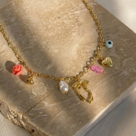 Bow necklace
