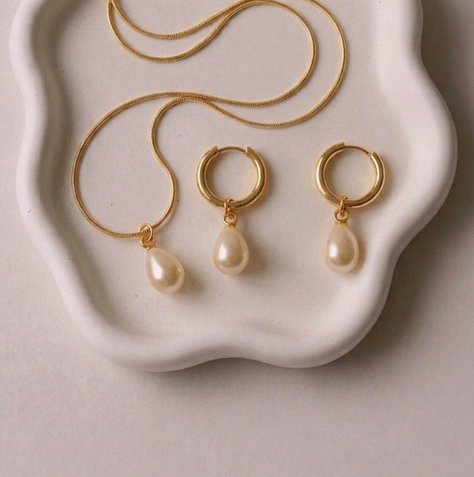 Elena set